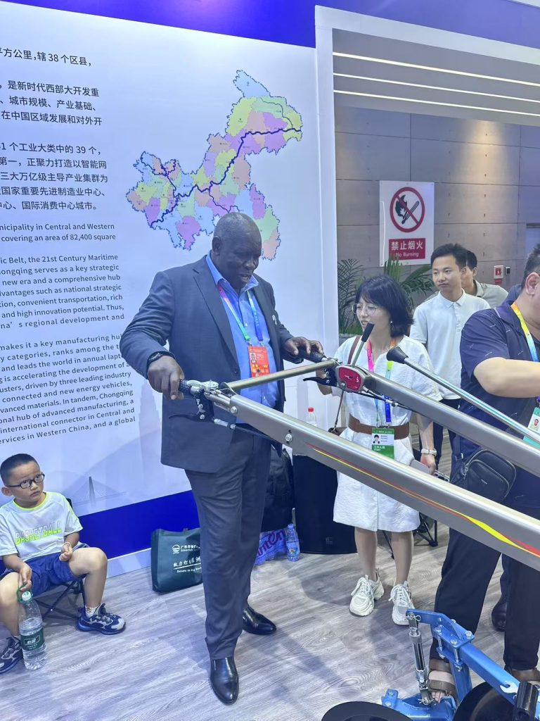 China-Africa Expo – Zambian Minister Visits Bincen Booth